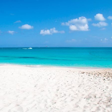 Grace Bay Place Hotell Eksteriør bilde