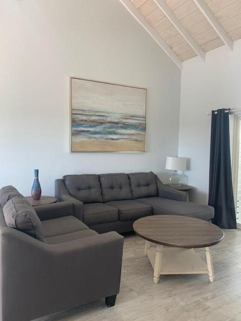 Grace Bay Place Hotell Eksteriør bilde