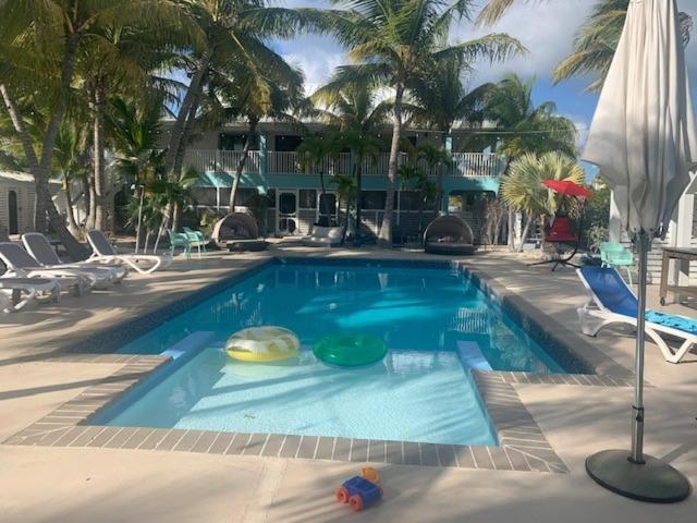 Grace Bay Place Hotell Eksteriør bilde